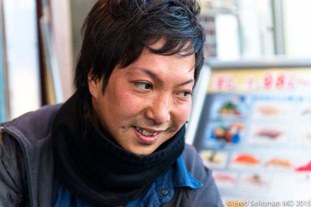 20150311_115937 D4S.jpg - Preparing a tuna, Ginza area